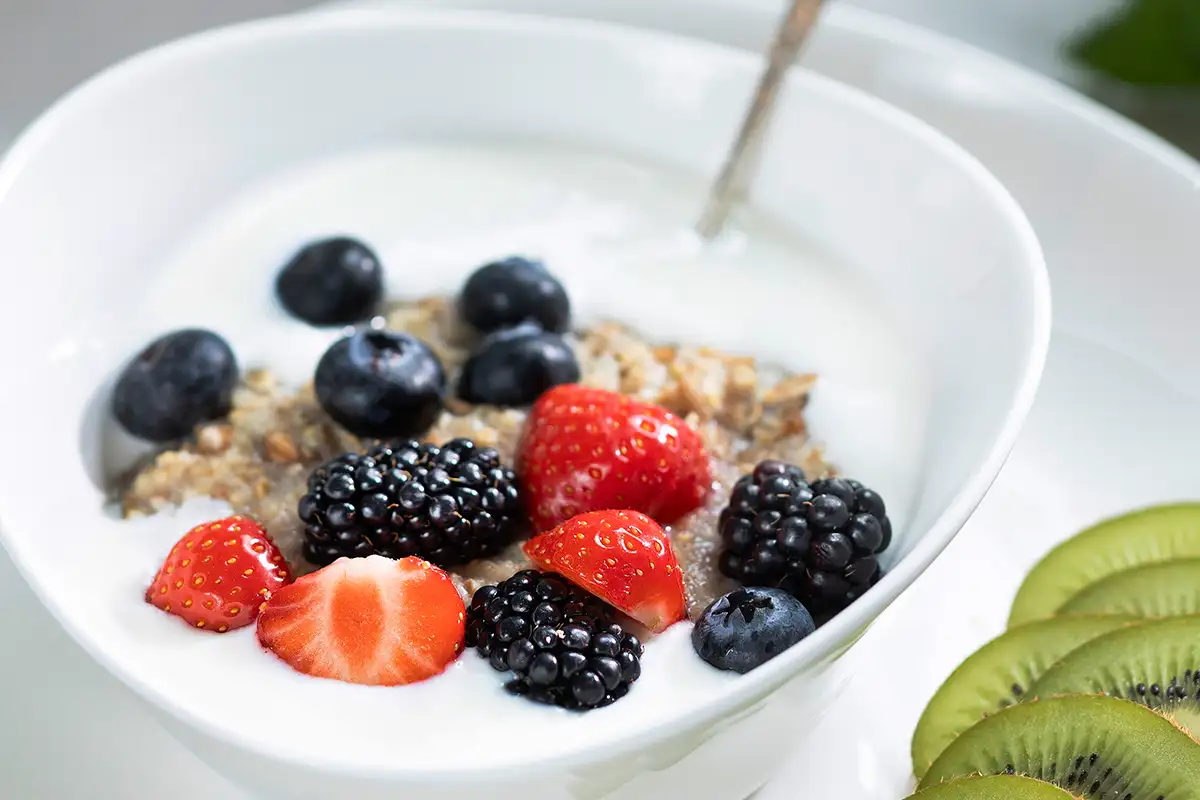 Melk med kefir og bær